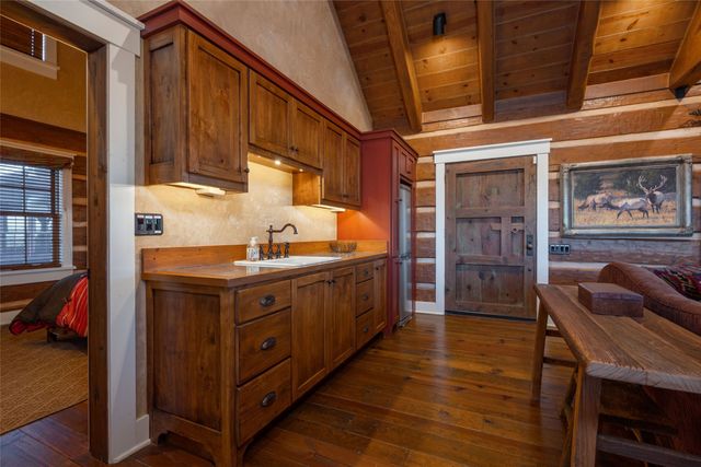12 Via Estancia, Santa Fe, NM 87506