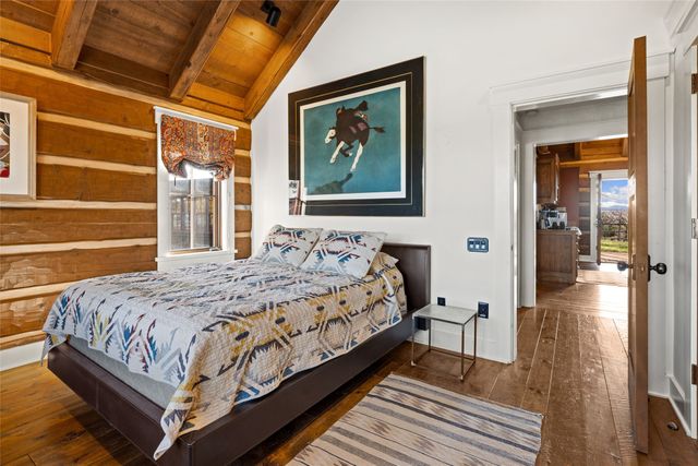12 Via Estancia, Santa Fe, NM 87506