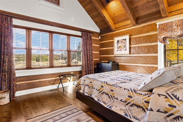 12 Via Estancia, Santa Fe, NM 87506