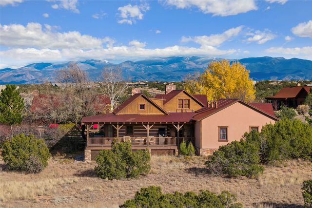 12 Via Estancia, Santa Fe, NM 87506