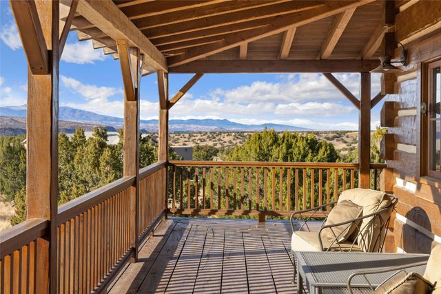 12 Via Estancia, Santa Fe, NM 87506