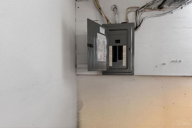 5104 Lillian Drive, Cincinnati, OH 45237