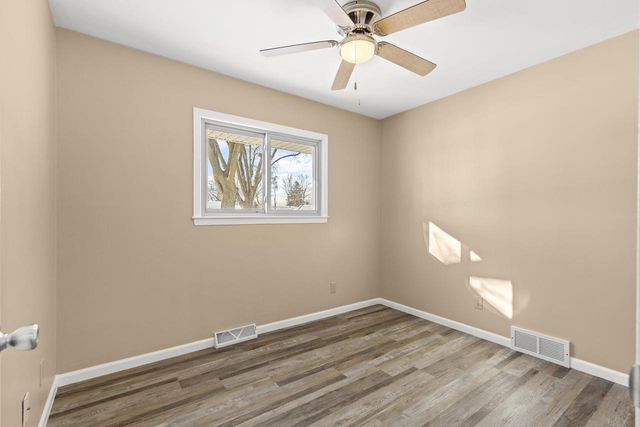 7140 N 48th STREET, Milwaukee, WI 53223