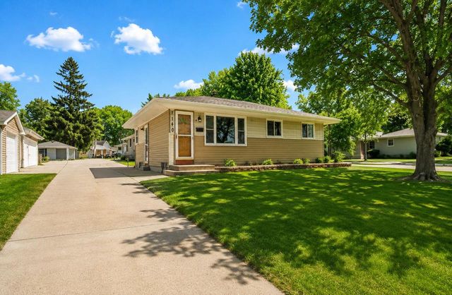 7140 N 48th STREET, Milwaukee, WI 53223