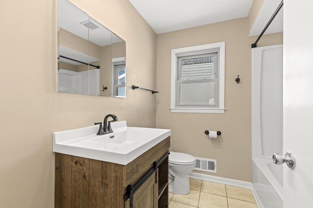7140 N 48th STREET, Milwaukee, WI 53223