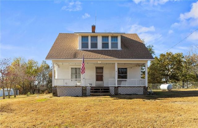 180 SW 21 Road, Warrensburg, MO 64093