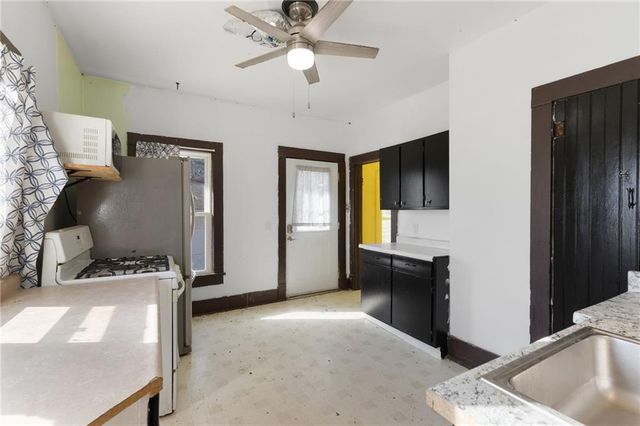 180 SW 21 Road, Warrensburg, MO 64093