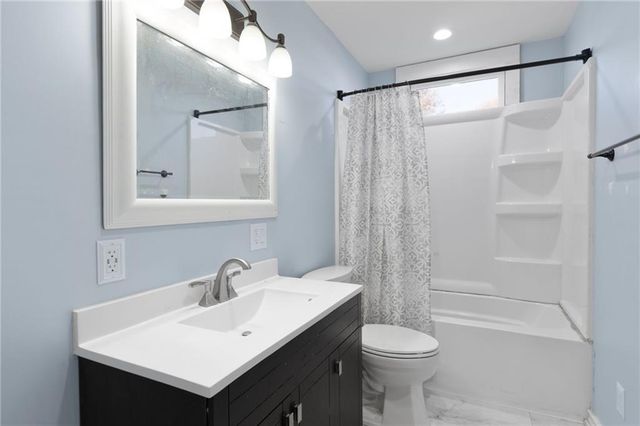 180 SW 21 Road, Warrensburg, MO 64093