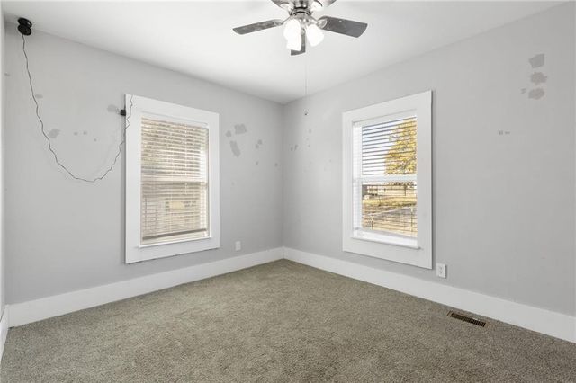 180 SW 21 Road, Warrensburg, MO 64093