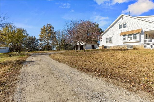 180 SW 21 Road, Warrensburg, MO 64093