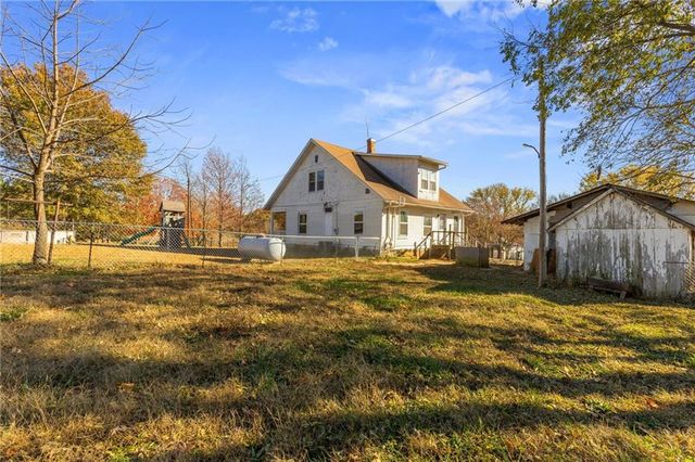 180 SW 21 Road, Warrensburg, MO 64093