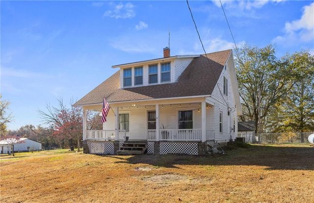 180 SW 21 Road, Warrensburg, MO 64093