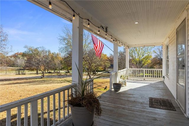 180 SW 21 Road, Warrensburg, MO 64093