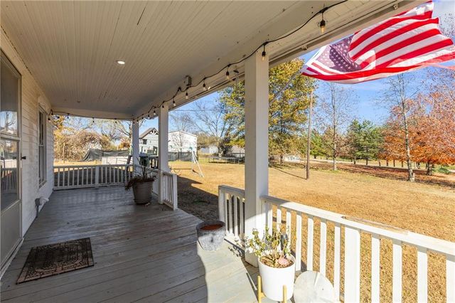 180 SW 21 Road, Warrensburg, MO 64093