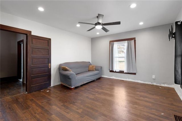 180 SW 21 Road, Warrensburg, MO 64093