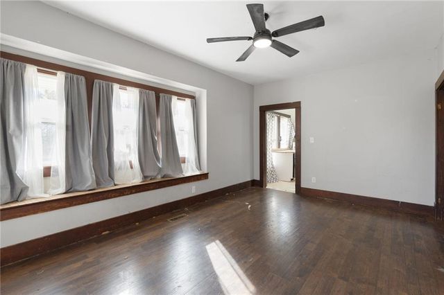 180 SW 21 Road, Warrensburg, MO 64093