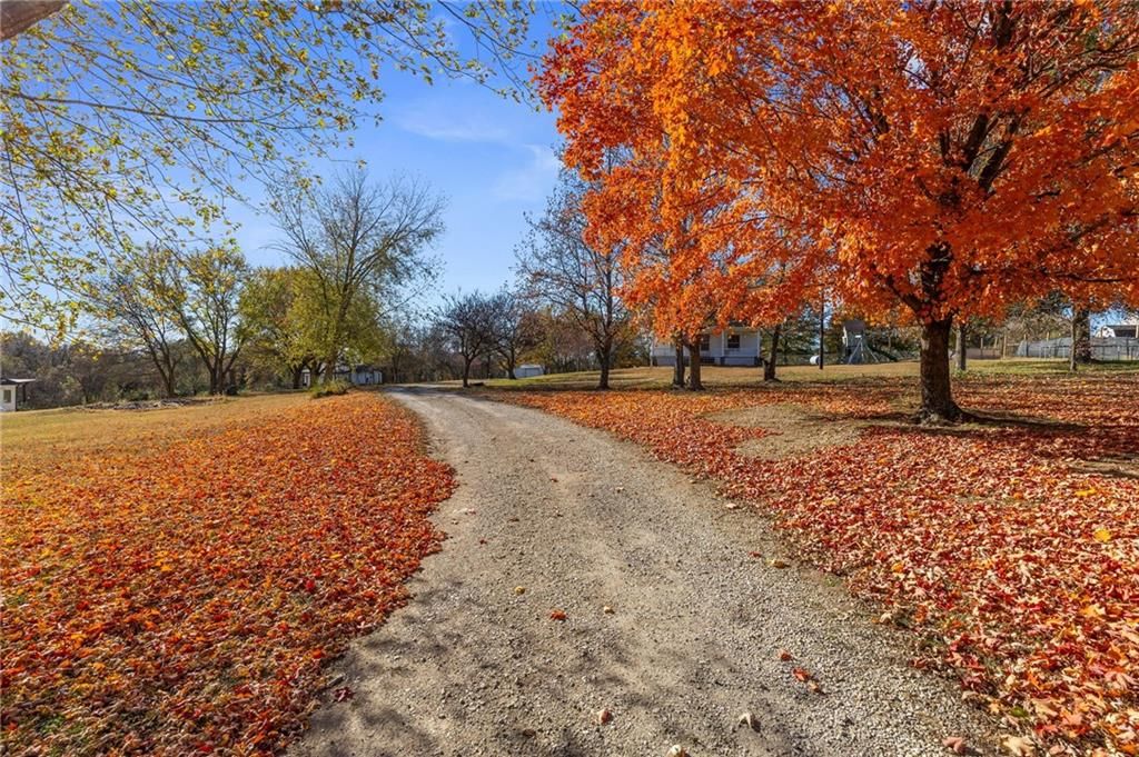 180 SW 21 Road, Warrensburg, MO 64093