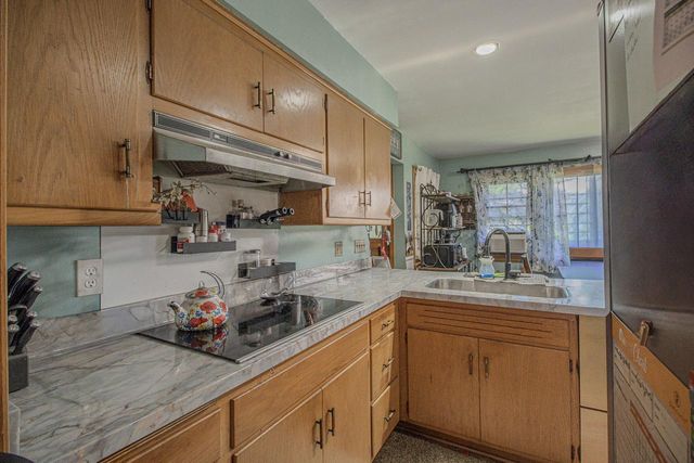 8146 W Raymond LANE, West Allis, WI 53219