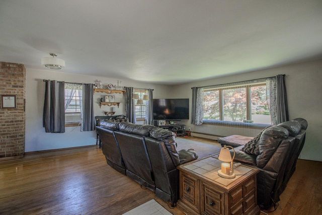 8146 W Raymond LANE, West Allis, WI 53219