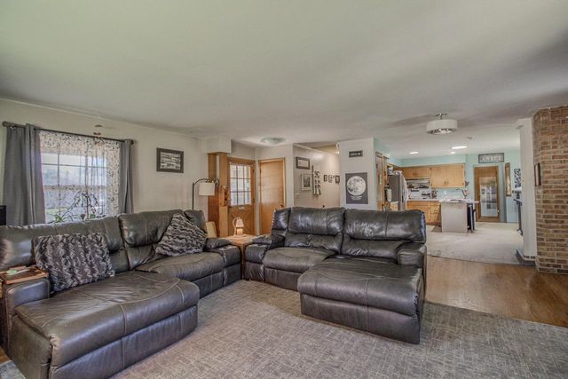 8146 W Raymond LANE, West Allis, WI 53219