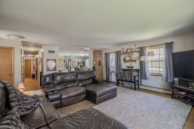 8146 W Raymond LANE, West Allis, WI 53219