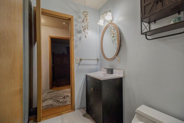 8146 W Raymond LANE, West Allis, WI 53219