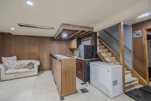 8146 W Raymond LANE, West Allis, WI 53219