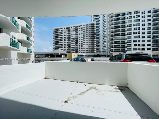 3001 S Ocean Dr 101, Hollywood, FL 33019