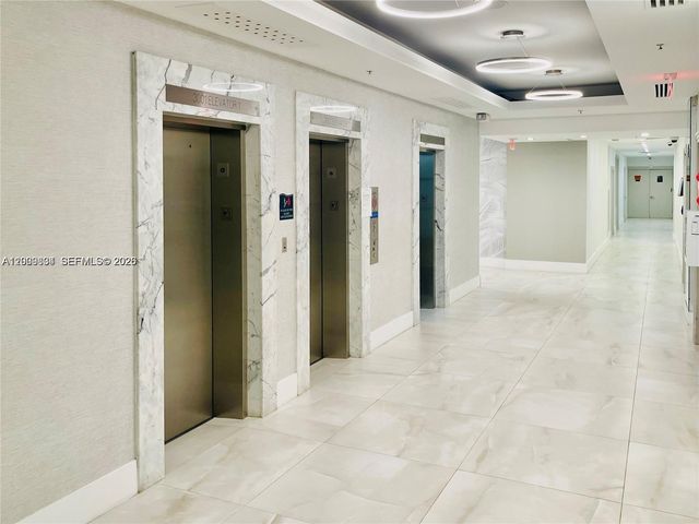 3001 S Ocean Dr 101, Hollywood, FL 33019