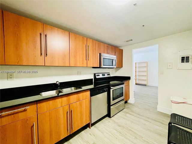 3001 S Ocean Dr 101, Hollywood, FL 33019