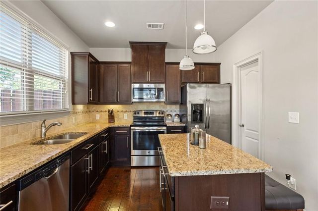 2390 Whiteoak Court SE, Smyrna, GA 30080