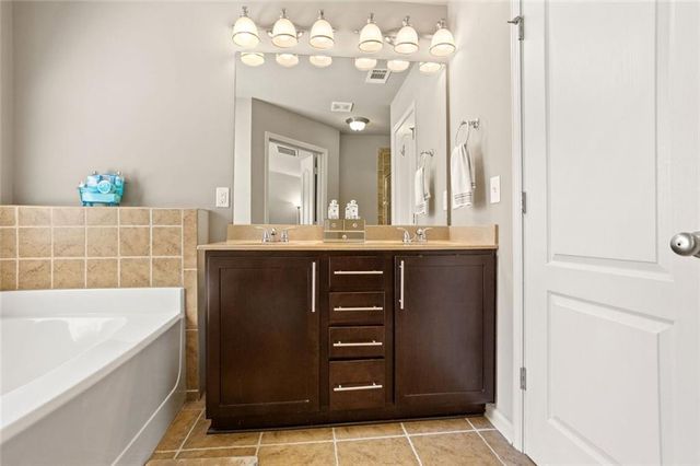 2390 Whiteoak Court SE, Smyrna, GA 30080