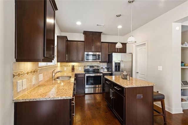 2390 Whiteoak Court SE, Smyrna, GA 30080