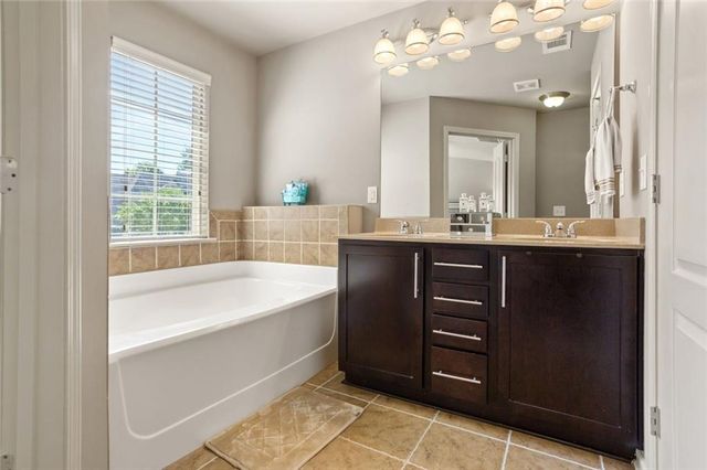 2390 Whiteoak Court SE, Smyrna, GA 30080