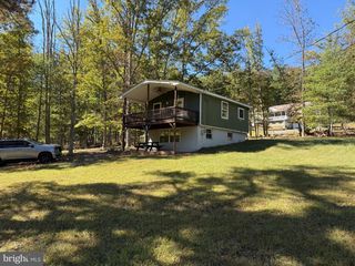 7325 TROUGH RD, Moorefield, WV 26836