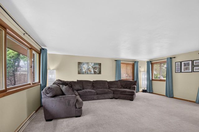 418 Jonathon DRIVE, Racine, WI 53402