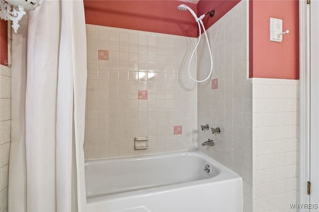 90 Swanson Terrace, Amherst, NY 14221