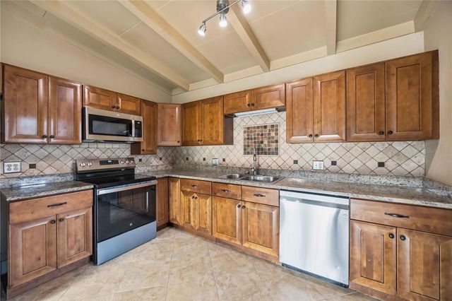 2715 INGOT PLACE, Sarasota, FL 34235