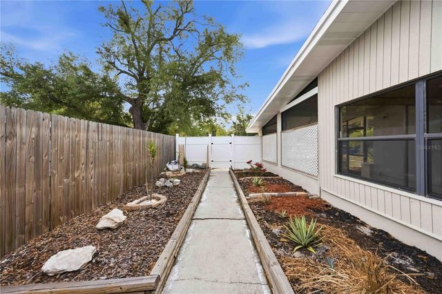 2715 INGOT PLACE, Sarasota, FL 34235