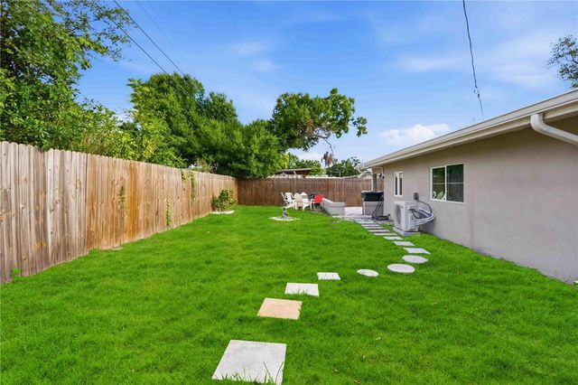 2715 INGOT PLACE, Sarasota, FL 34235