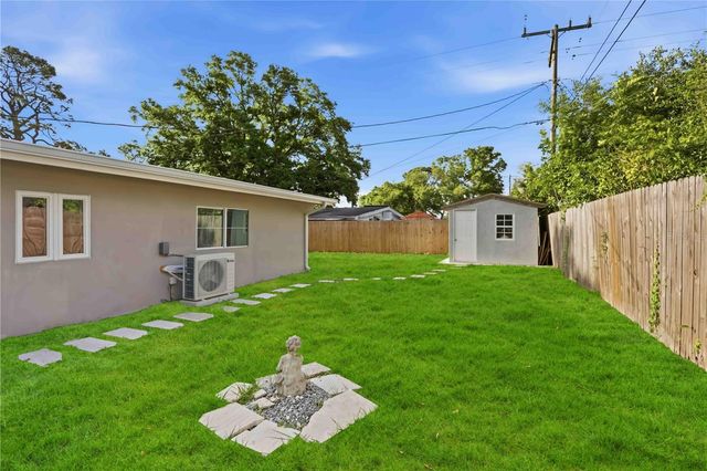 2715 INGOT PLACE, Sarasota, FL 34235