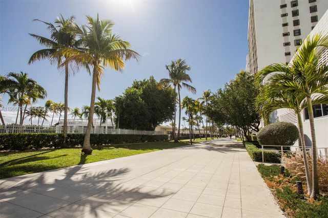 2655 Collins Ave 1607, Miami Beach, FL 33140