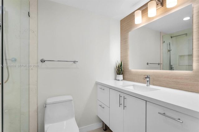 2655 Collins Ave 1607, Miami Beach, FL 33140