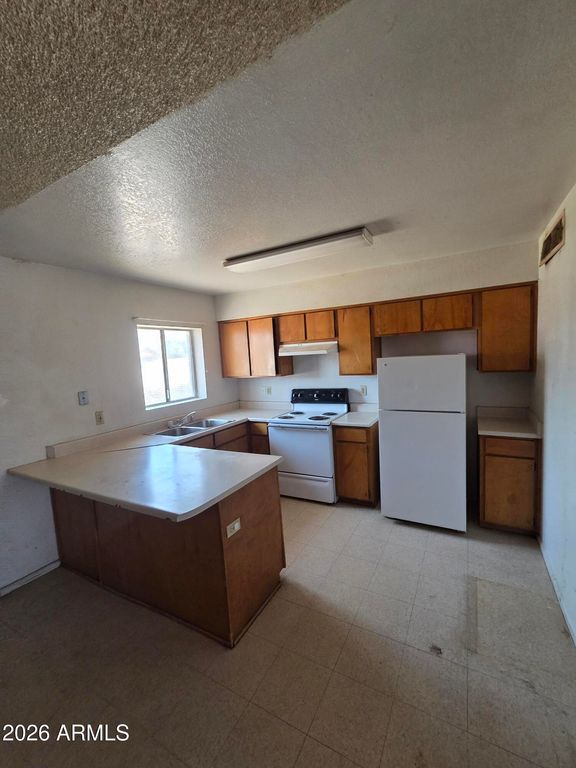 3321 W GROVERS Avenue, Phoenix, AZ 85053 — photo 4