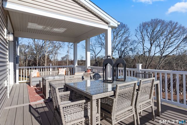 32 Summertime Circle, Stonington, CT 06379
