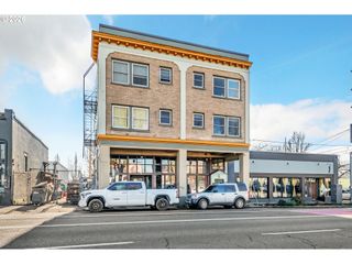 612 E BURNSIDE St, Portland, OR 97214