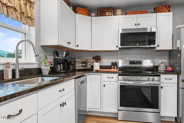 1100 King Springs Road, Johnson City, TN 37601