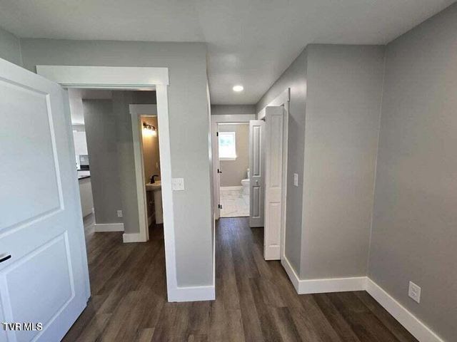 1100 King Springs Road, Johnson City, TN 37601