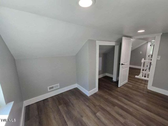 1100 King Springs Road, Johnson City, TN 37601