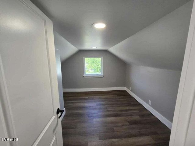1100 King Springs Road, Johnson City, TN 37601